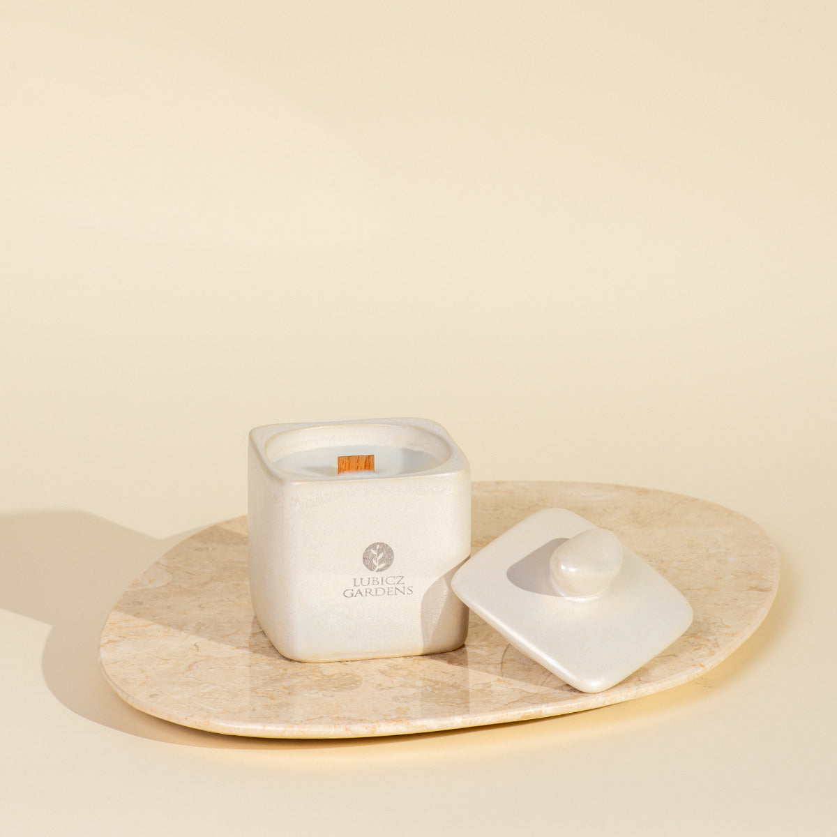 Baltic Stone “Seashells Whisper” – Aromātiskā svece 180g